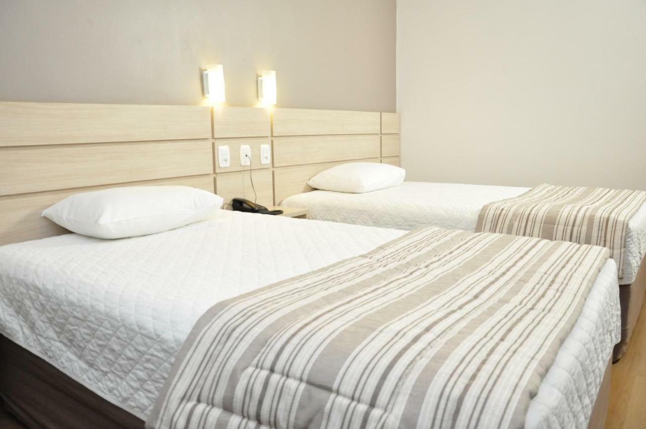קרוז אלטה Executivos Hotel מראה חיצוני תמונה