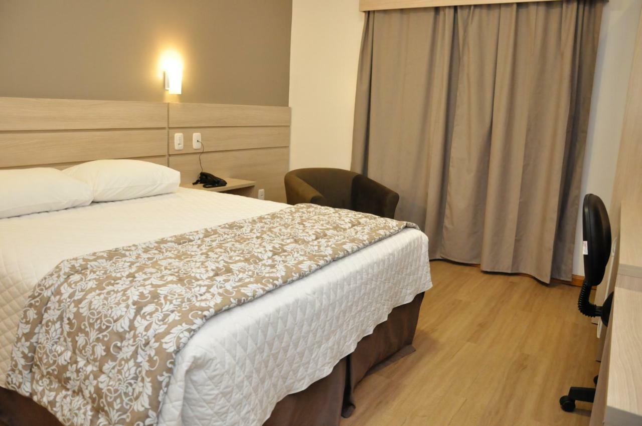 קרוז אלטה Executivos Hotel מראה חיצוני תמונה
